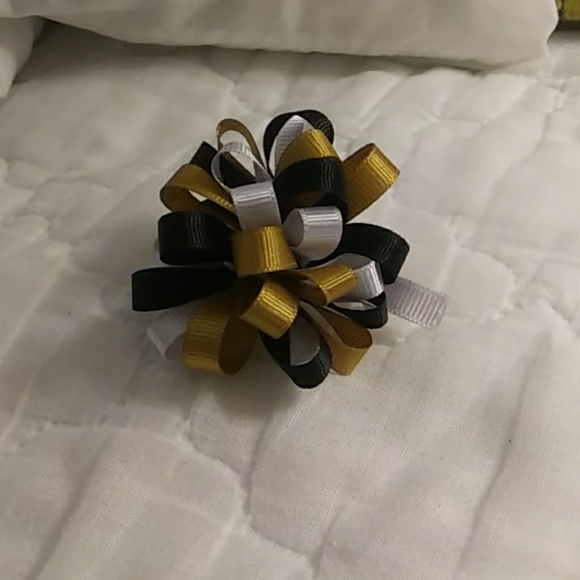 Socks & Bows - Picture 2 of 2